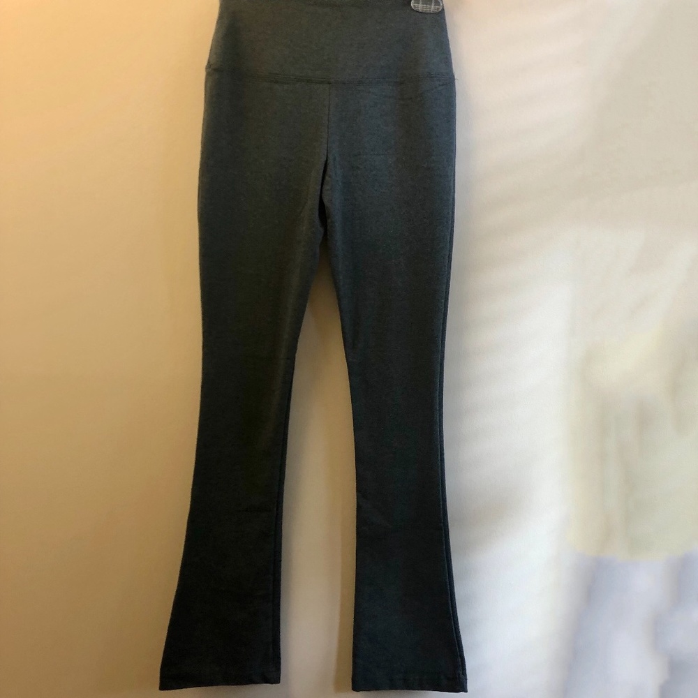 NWOT, Lisse’ Gray Flared Leg Pants Made of Cotton & Spandex